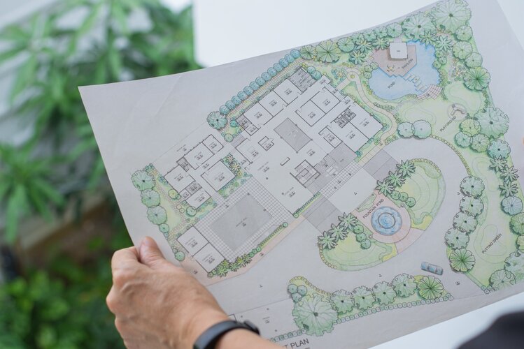 umgebungsplan_in_hand_gehalten_von_hand_gezeichnet